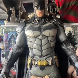 Life-sized Batman Arkham knight statue by Neca