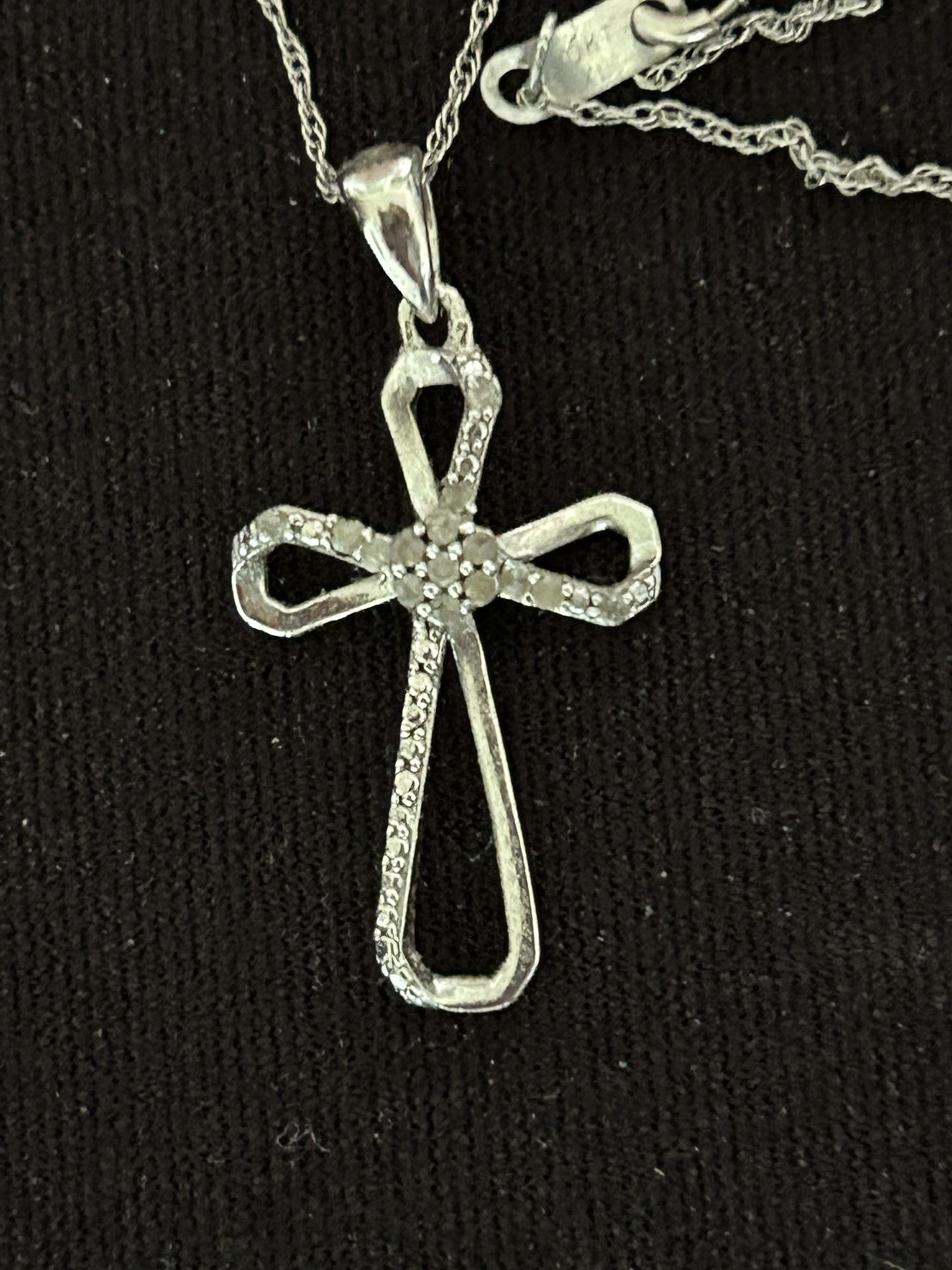 Hallmark 925 Sparkling Cross Pendant Thin Necklace 18”