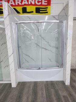 Bathtub & Glass Doors