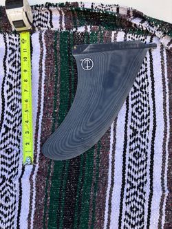 Longboard surfboard fin