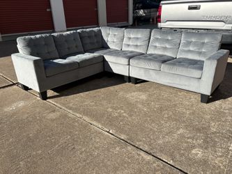*FREE DELIVERY* Like New Gray Velvet L Shape Sectional 