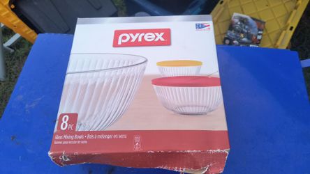 Pyrex mixing bowls