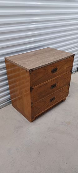 MID CENTURY DREXEL CAMPAINER DRESSER