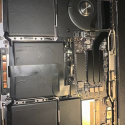 MacBook Pro 2017 For Parts