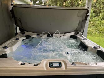 Dynasty Spa Hot Tub 