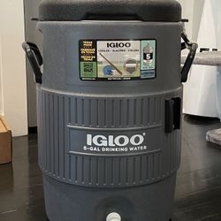 Igloo 5 Gallon container