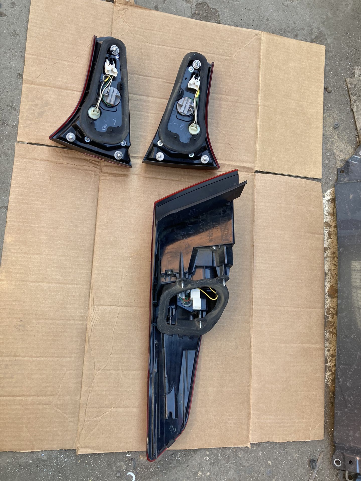 2011 to 2013 Kia Optima EX Tail Light Passenger Side Oem