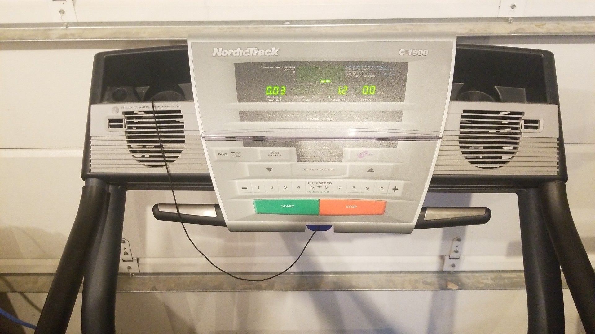 NordicTrack C1900 Treadmill for Sale in Shorewood, IL OfferUp