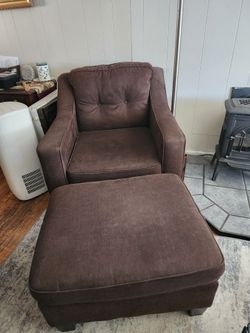 Chair with ottomen