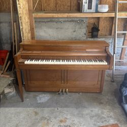 Gulbransen Spinet Piano - Free! 