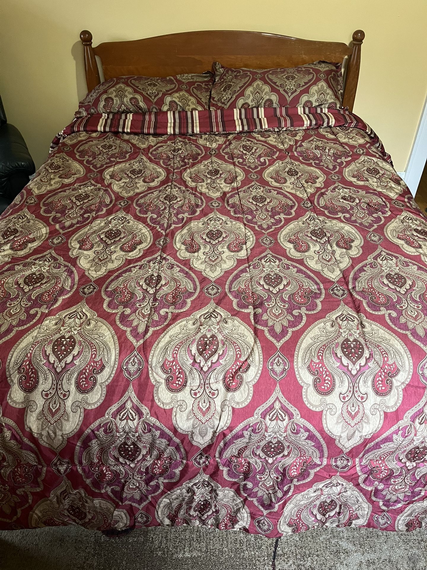 Queen Bedding Set