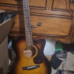Acoustic Guitar Yamaha 