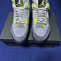Jordan 4 Retro SE Neon 95 2020  Size 10.5