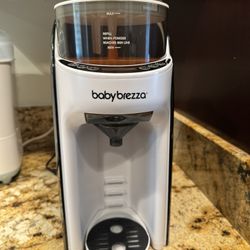 Baby Brezza Formula Pro