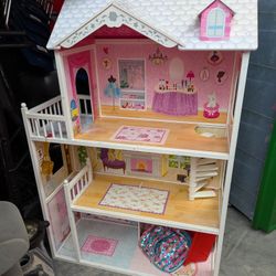 2 Doll Houses