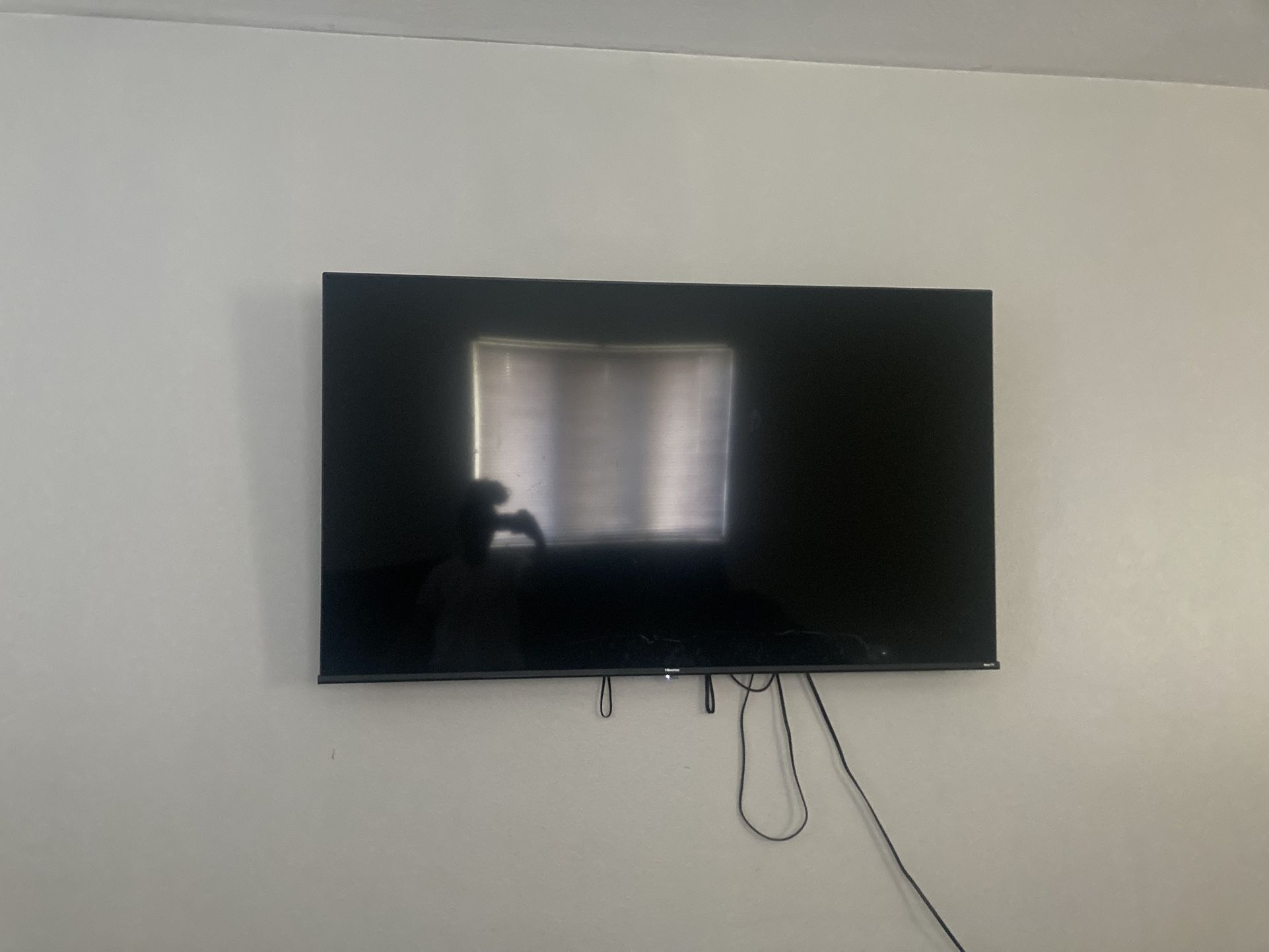 58in  Hisense Roku TV 