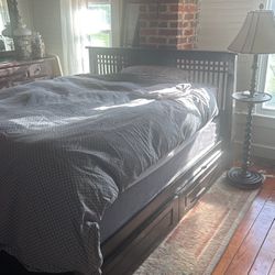 QUEEN SIZED BED W/ DRAWERS
