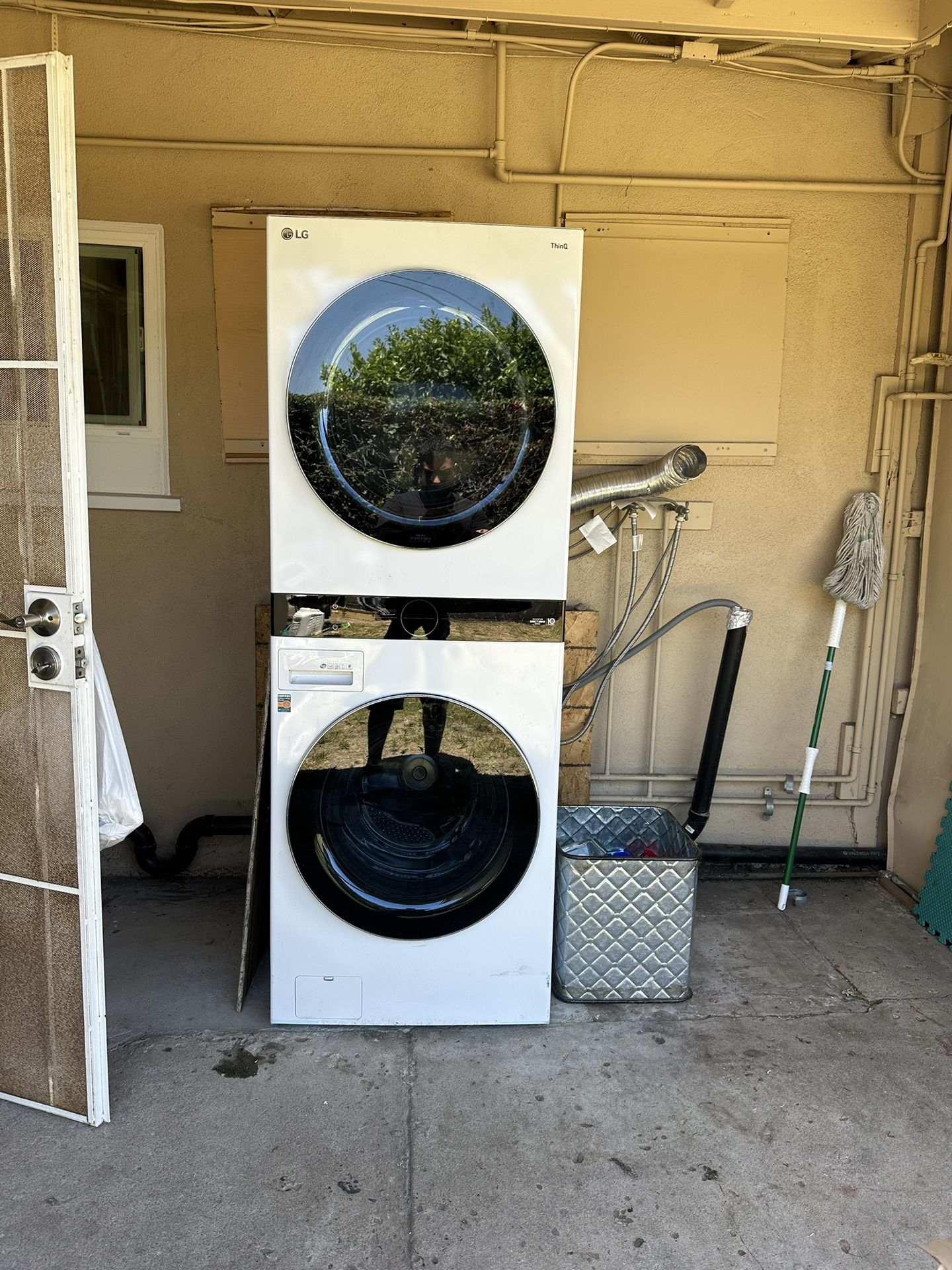 LG stack Washer And Dryer Set