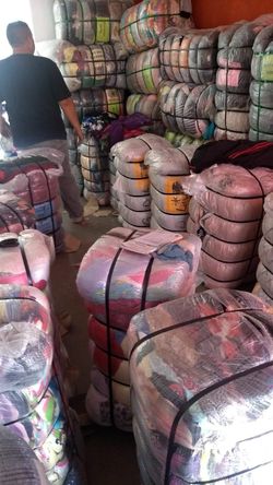 Pacas de 100 libras de ropa americana sales