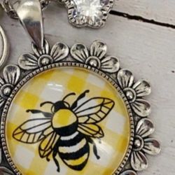 Just Bee Glass Pendant Design