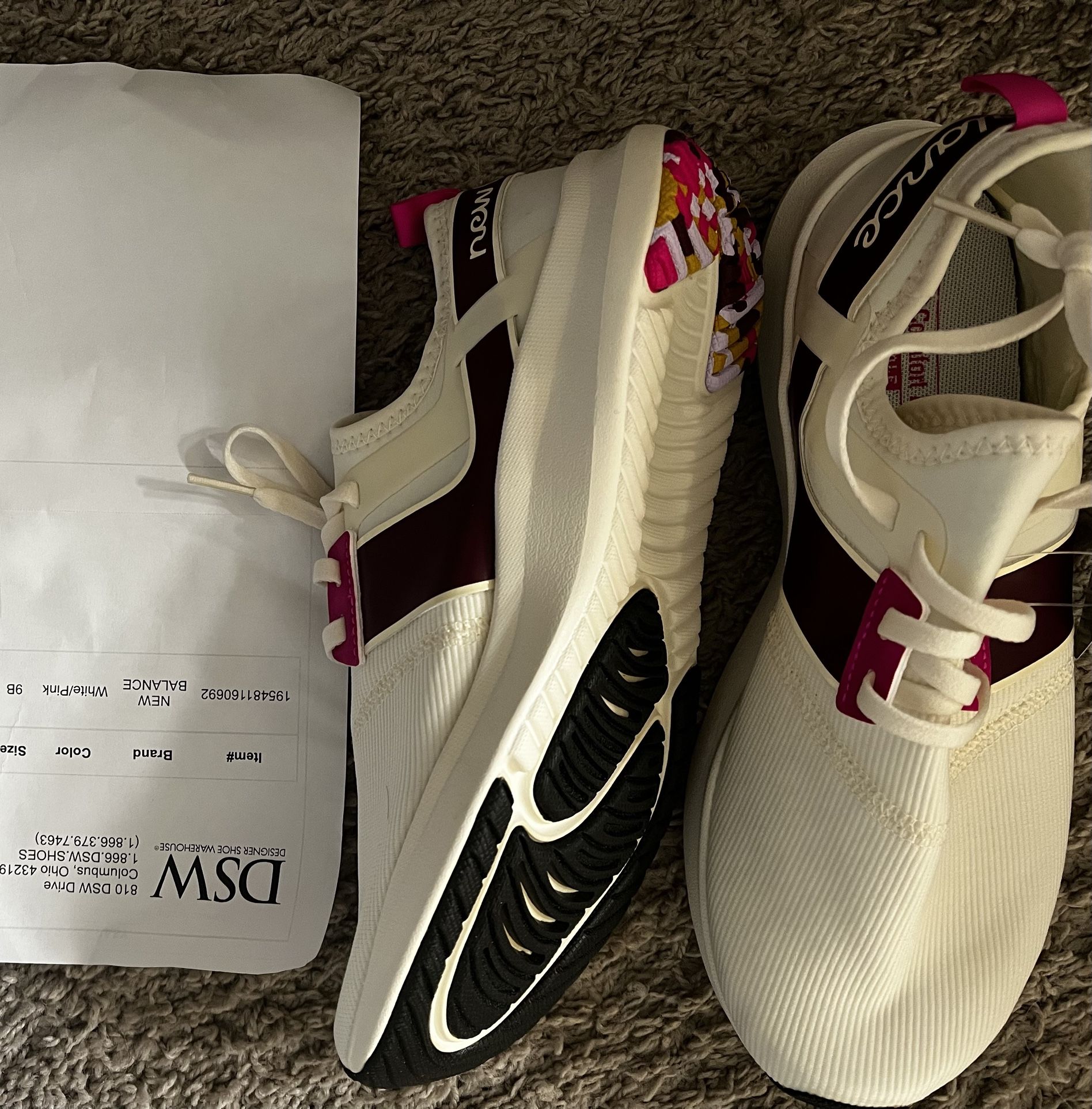 NEW: New Balance Memory foam Size 9 (Woman)