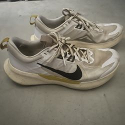 Size 10 Nike Men’s Trail Running Walking Shoes 