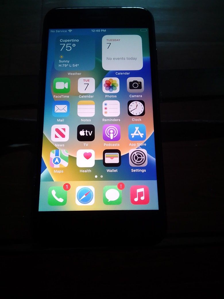 Apple 👁️Phone 8
