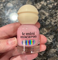 NEW LE MINI MACARON QUICK DRY IN BLUSH $5!!