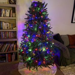 Christmas tree 6.5ft Tall