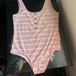 Women’s Clothing 