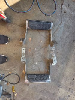 Truck steps