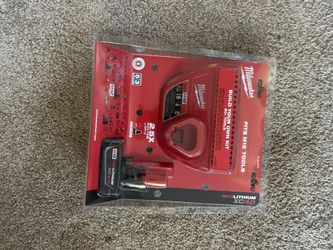 Milwakuee M12 4.0 Plus Charger 