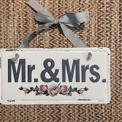 Mr & Mrs License Plate Decor