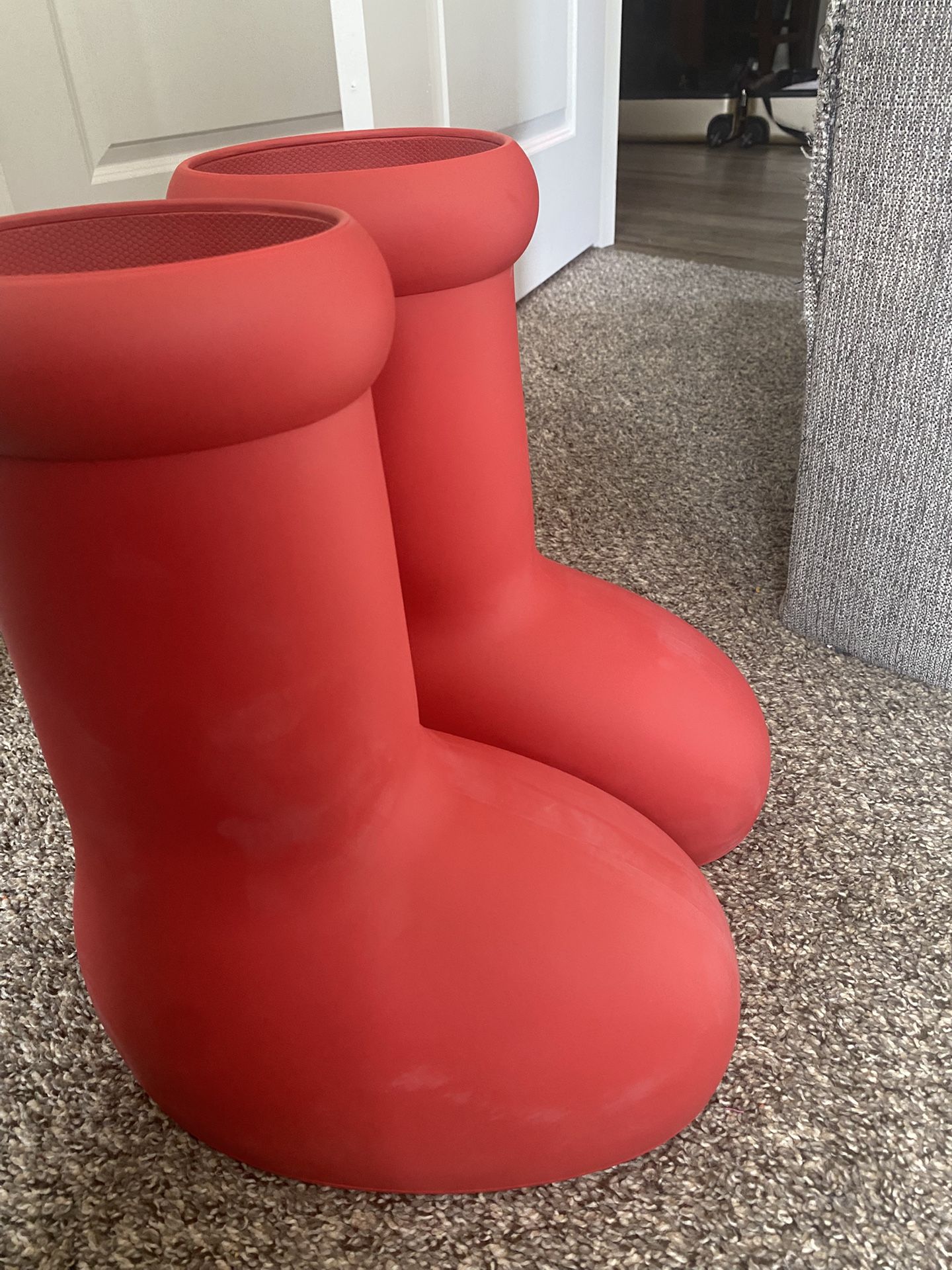 Mschf (big Red Boots)