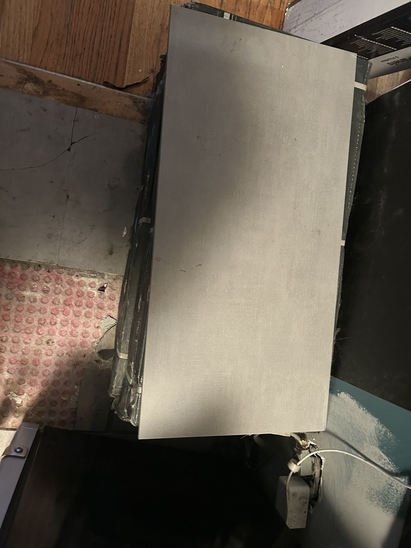 4 Boxes Of Tile(+1)