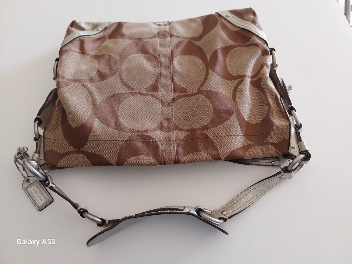 COACH Carly Slim J0(contact info removed)8 Tan Signature Hobo Purse Hand Bag 13" x 10" · COACH 11648 SIGNATURE ...