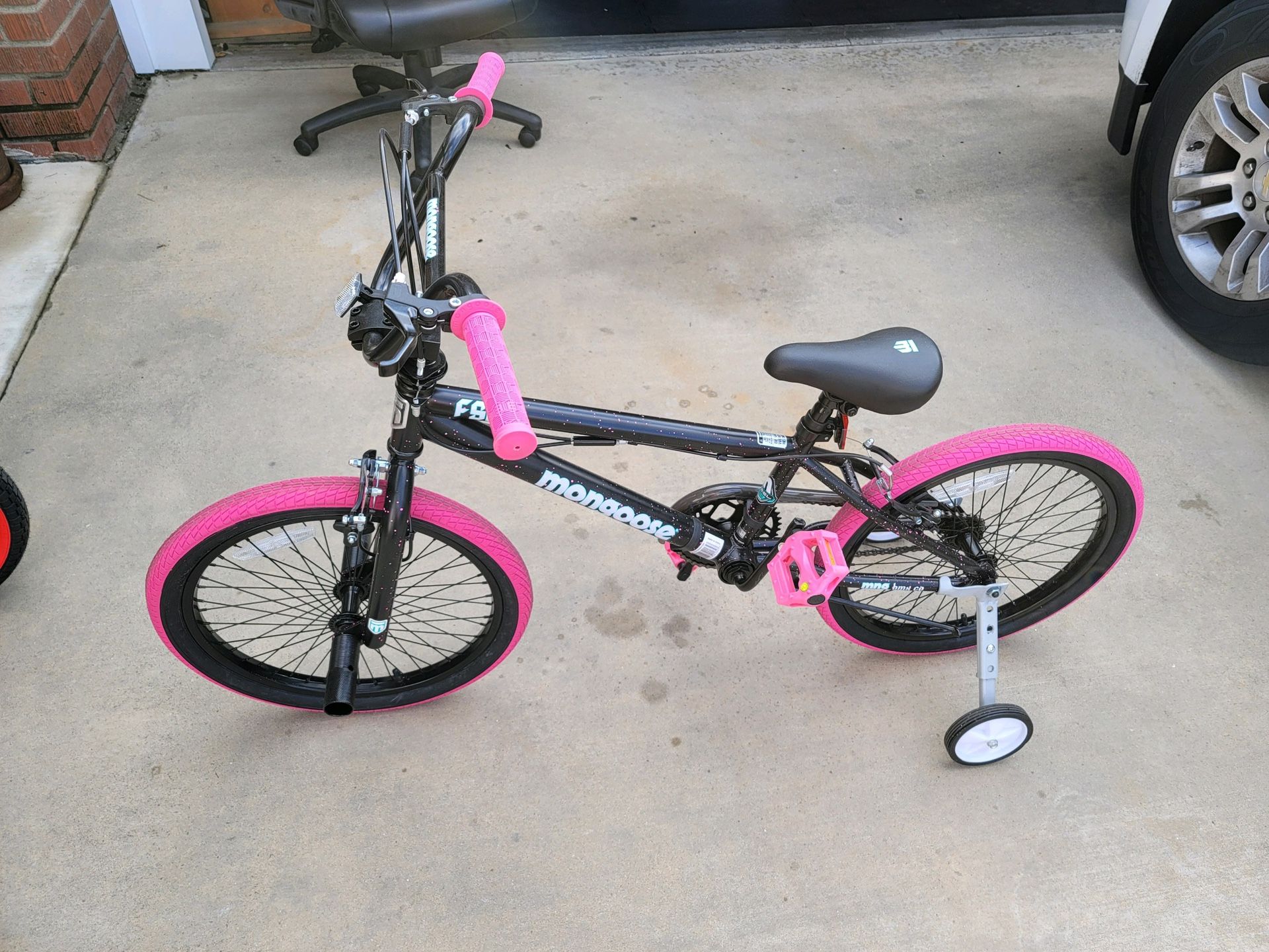 Mongoose Bike Black/pink Brand New