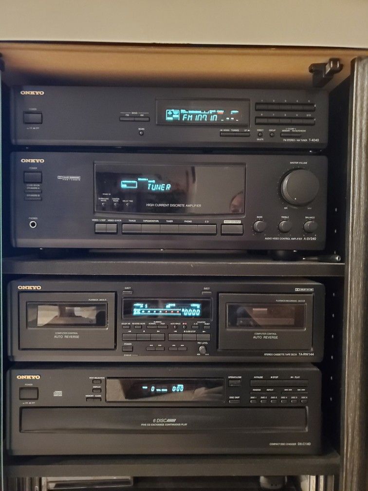 MUST SELL BY 8/19! Onkyo Full Rack Stereo System EXCELLENT