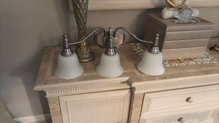Bathroom light fixtures
