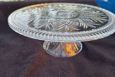 Glass cake stand