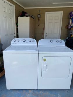 Whirlpool Washer XL And Dryer set