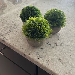 Mini Aritificial Bushes 