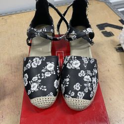 New Guess Flat Shoes 🌸