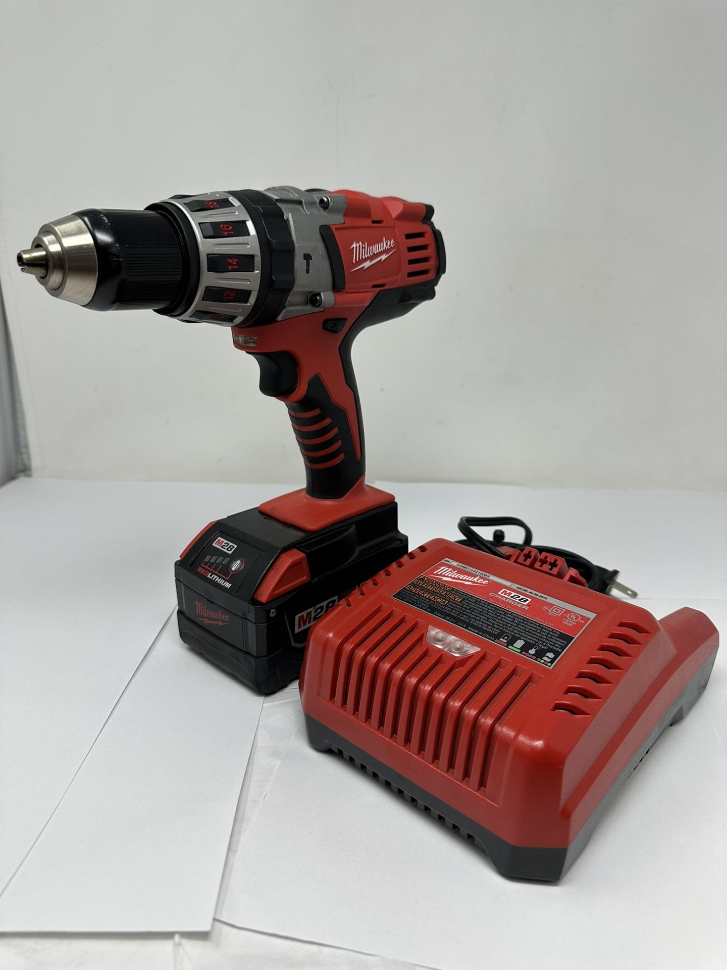 Milwaukee Hammer Drill With M28 Battery