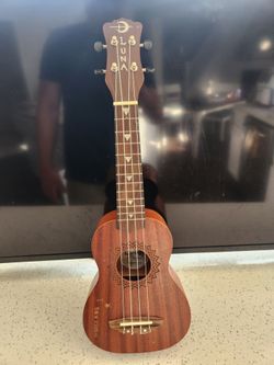 Luna Ukelele