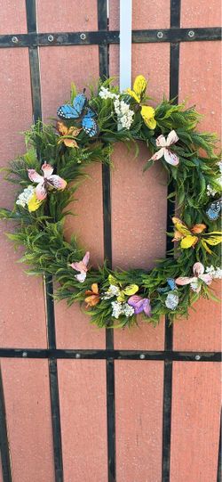 New with tags floral butterfly wreath indoor/outdoor