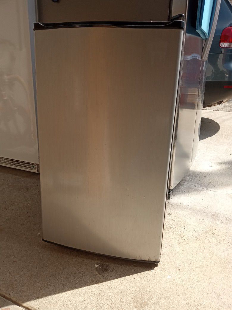 Magic Chef Small Mini Fridge 32" Tall by 18.5" Wide Stainless Steel 