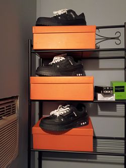 Lv balck trainers