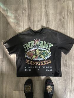 (NEW) BLACK INFAMY HAPPINESS  T-SHIRT (SIZE MENS SMALL)