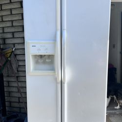 Kenmore Refrigerator 